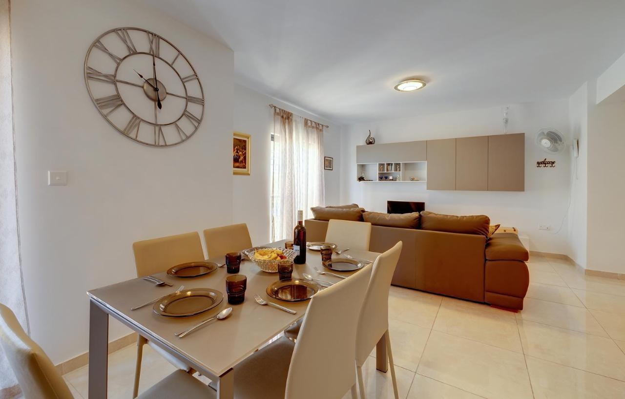 Stylish Bright And Airy Apart In Central Bugibba San Pawl il-Baħar Eksteriør bilde